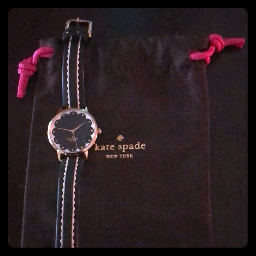 Cute leather scallop Kate space watch, euc